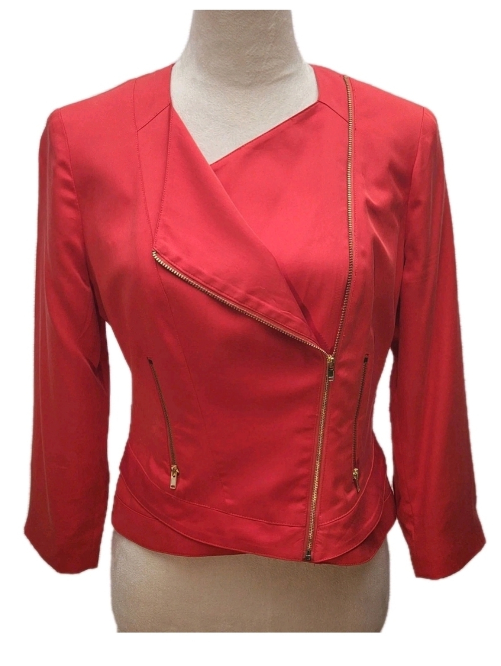 Bebe Cropped Jacket Red Gold Zipper Size 6 Moto 3/4 Sleeves
